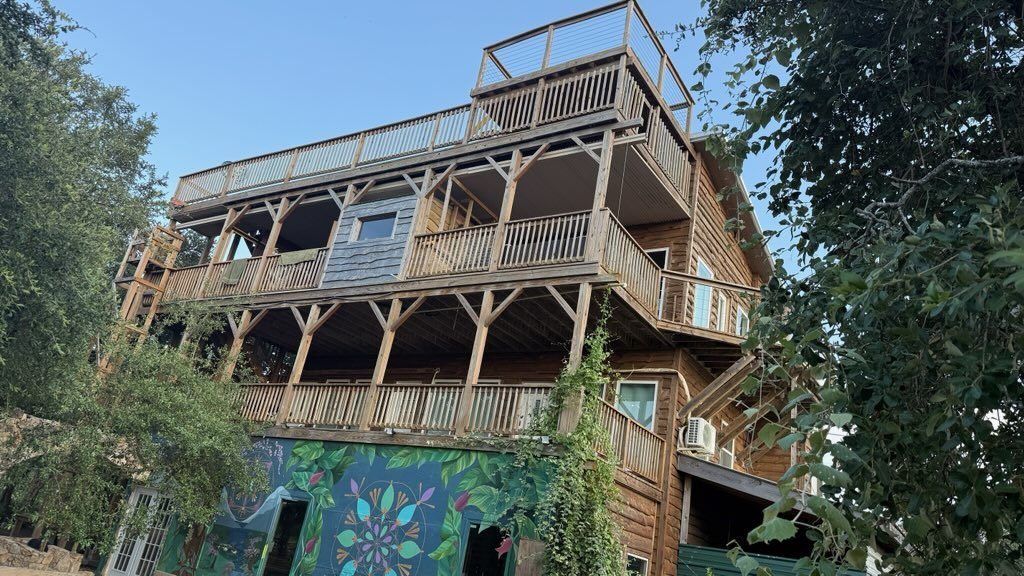 Heavenly View lodge with wraparound decks on every level